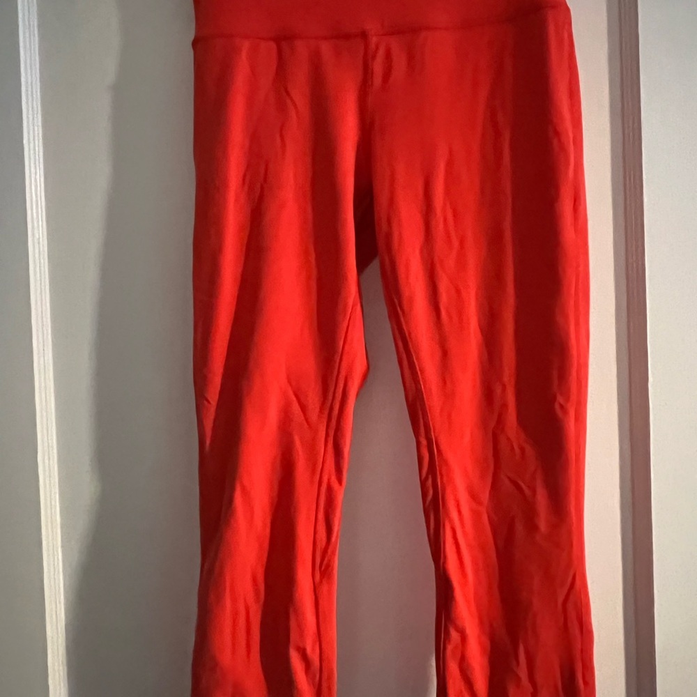 Lululemon Vibrant Red crop align Leggings